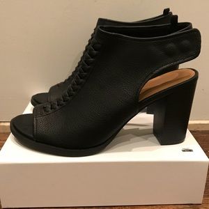 Gap open toe sling back booties Black 7